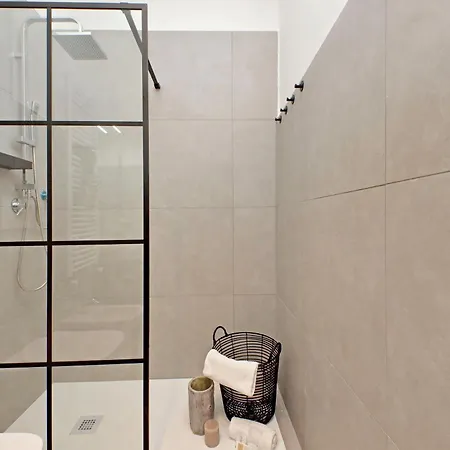Domus Parisi By Domus Dimore *
